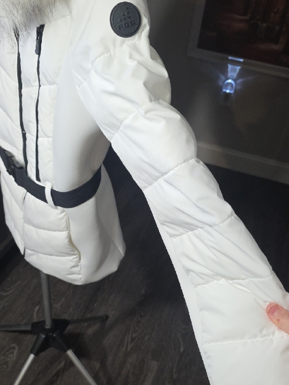 White Faux-Fur Trim Belted Puffer Jacket - Picture 5 of 15